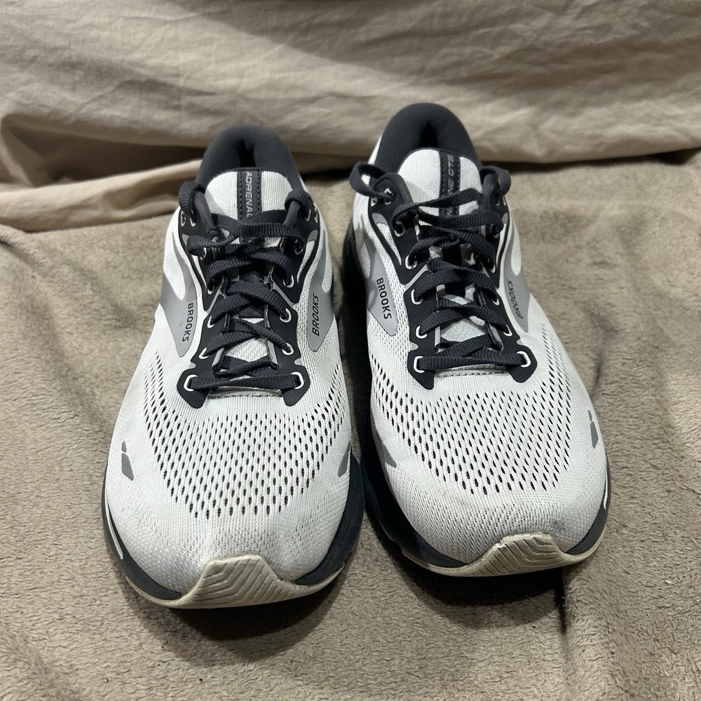 Brooks Adrenaline GTS 23 2E Wide Mens 11 Oyster Alloy 110391-2E-065